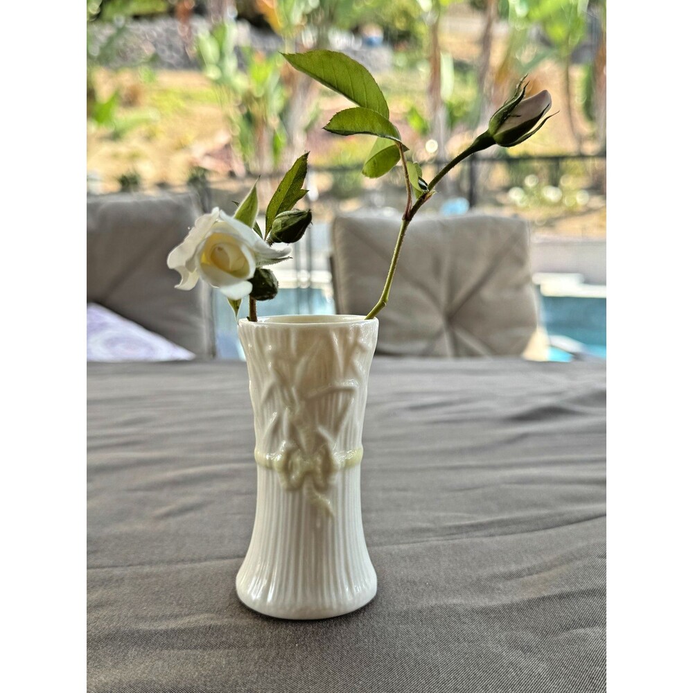 Vntg Belleek Ireland Porcelain Ivory Yellow Ribbon Bow 3 ¾” Typha Spill Bud Vase